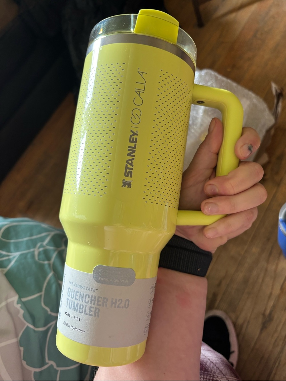 Stanley Bright Yellow Travel Tumbler with Handle - Picture 1 of 3
